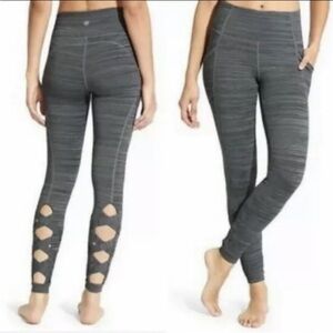 ATHLETA ‘Chaturanga’ High Waist Criss Cross Cut Out Legging Size XS